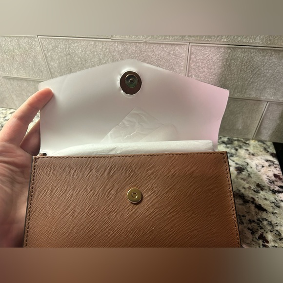 NWT Michael Kors Brown Leather Bag with detachable strap - Picture 3 of 3